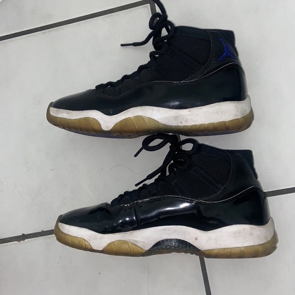 SPACEJAM AIR JORDAN 11 (USED) 2016 (NO BOX) - Picture 3 of 4